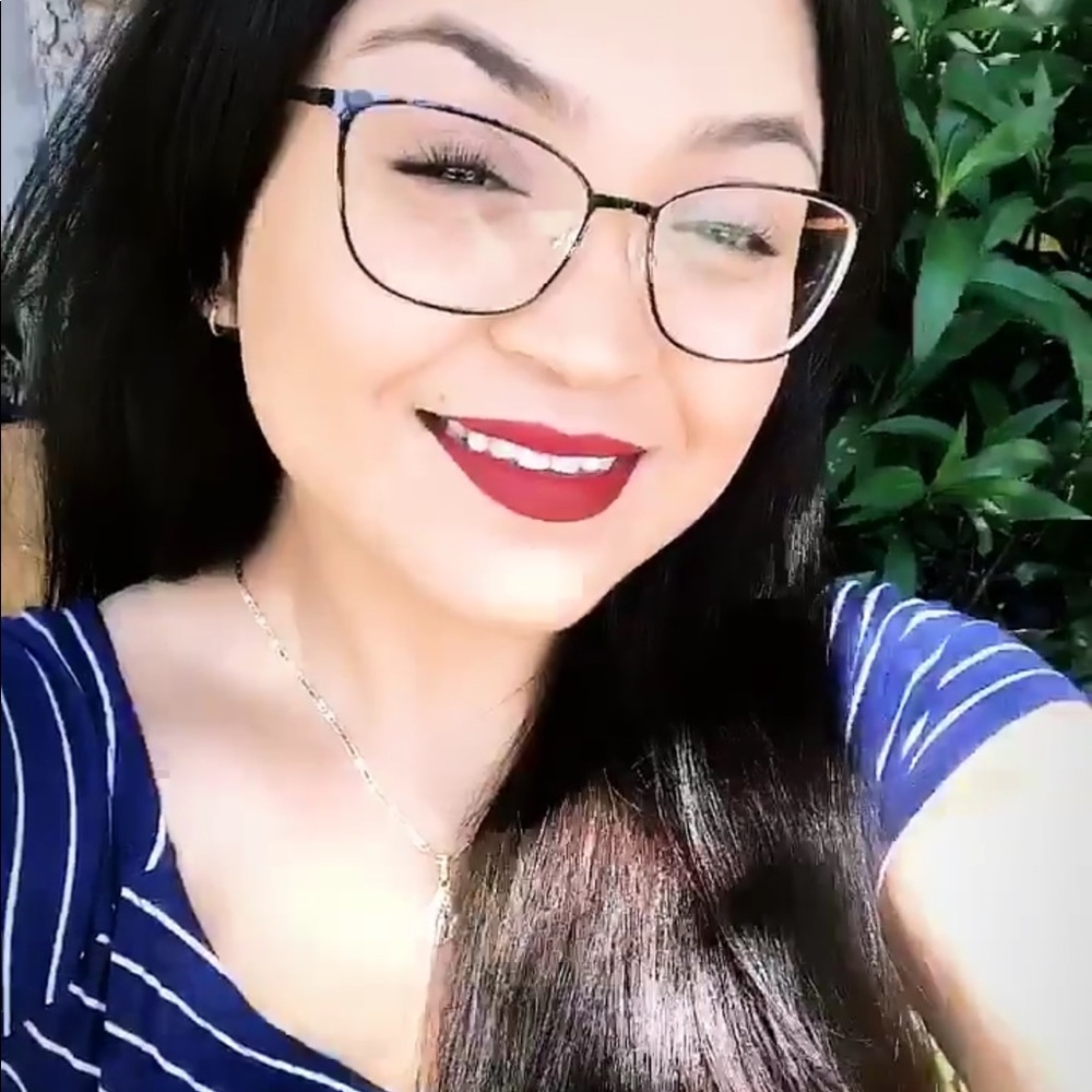 Meet your Posher, Rocio